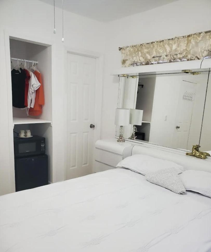 B1 Best Value On Private Bedroom With Private Bathroom In Little Havana, Miami Esterno foto